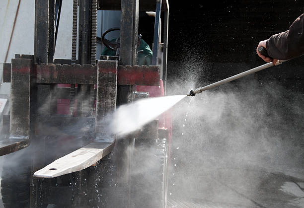 Best Machinery and Equipment Cleaning  in Leesburg, FL